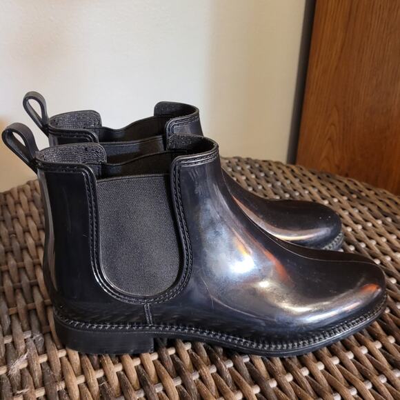 HENRY FERRERA Marsala Black Vegan Patent Leather Rain Boots 8 Waterproof Ankle - Picture 3 of 10